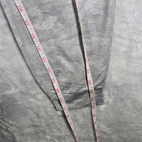 Vuori Performance Jogger Womens Size Medium Joggers Camo Drawstring Active Comfy - Picture 7 of 8